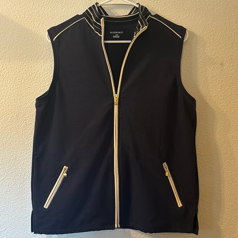 Allison Daley zip up vest size small